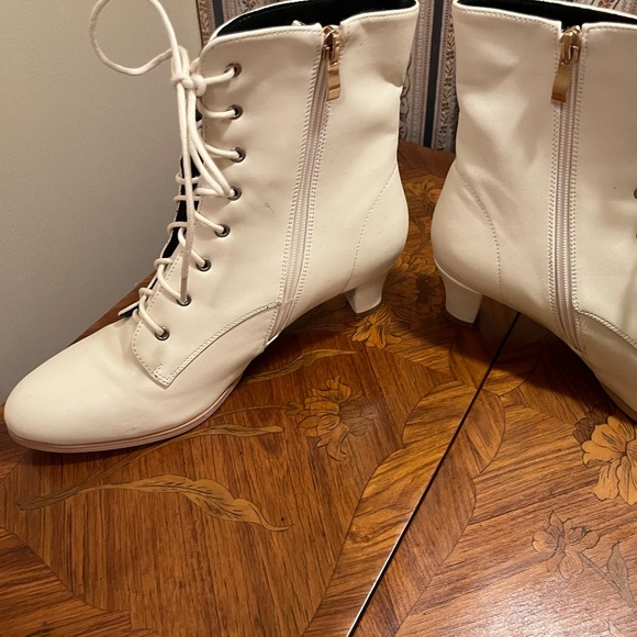 White ankle booties size 40 - Picture 2 of 3